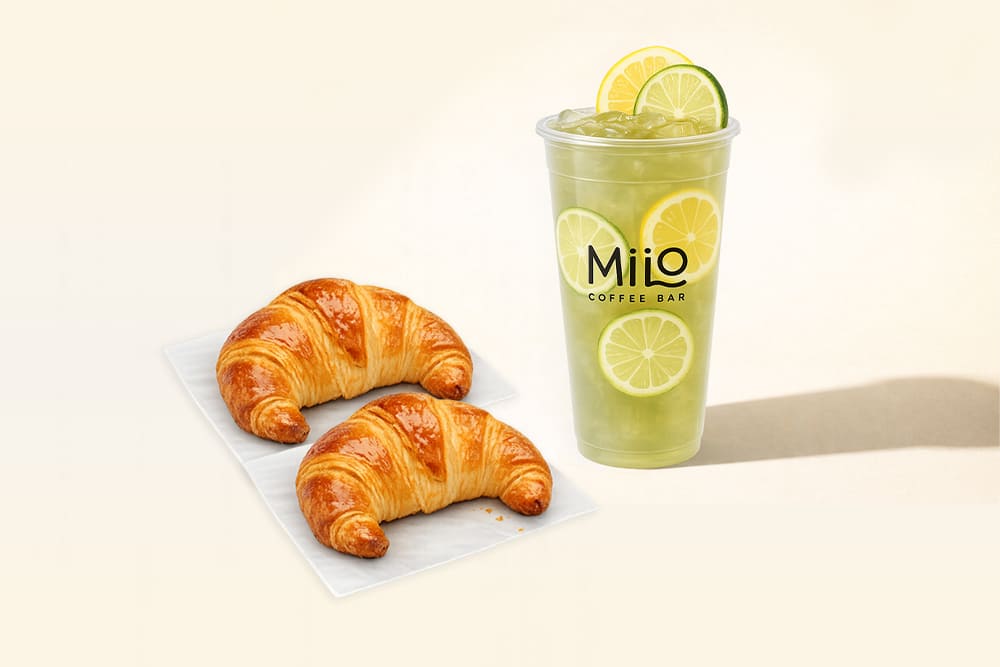 Matea con 2 medialunas